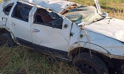 Hurdaya dönen kamyonetten sağ çıktı