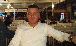 Kamyonet sürücüsü kanlı kazada yaşamını yitirdi