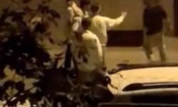 Gençlerin kavgası sokağı meydan savaşına çevirdi
