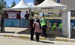 Gediz'e kayıt için gelen öğrenciler tarhana sürpriziyle karşılandı