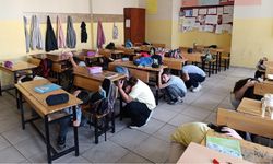 Çök, Kapan, Tutun! Kütahya’da Öğrenciler Gerçek Deprem Gibi Hazırlandı!