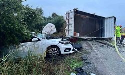 Alaşehir’de can pazarı: Kamyonet kazasında 2 ölü 3 yaralı