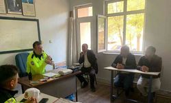 Emet’te öğrenci güvenliği için okul servis şoförlerine trafik eğitimi verildi