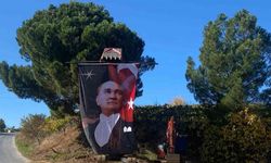 Kepçe operatöründen bayramda gururlandıran hareket