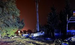 Kontrolden çıkan araç devrildi, 2 kişi yaralandı