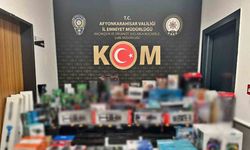 Polisin baskını kaçak telefon ve aksesuarları ortaya çıkardı