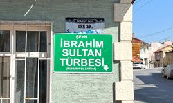 Kütahya'da Tarihi Türbe Bina Altında!  İbrahim Sultan Türbesi Gölgeye Gömüldü