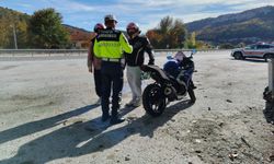 Kask, hız, ruhsat… Kütahya'da jandarma motosikletleri tek tek kontrol etti!