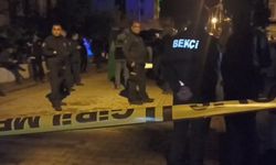 Kan izleri olan evden cansız erkek bedeni çıktı