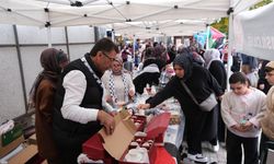 Kütahya'da Kermeste Elde Edilen Gelirler Filistin İçin Gönderilecek