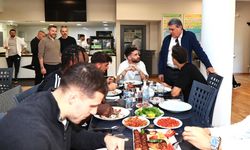 Beşiktaş, derbi öncesi moral yemeği düzenledi