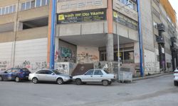 Kütahya’da eski sinema binası madde bağımlılarının mekanı oldu