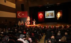 Kütahya'da Öğretmenler Günü Programı Göz Yaşarttı: Şeref Belgeleri Sahiplerini Buldu