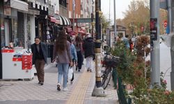 Kütahya’da kaldırımlar eşyalarla doldu, yayalar tepkili