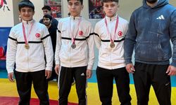 Kütahya Şampiyonasında Tavşanlı Rüzgârı: Genç Güreşçiler Zirvede!