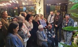 Kütahya'da eski öğrencilerden 74 yaşındaki öğretmene duygulandıran sürpriz