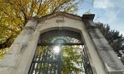 7 asırlık cami tarihe meydan okuyor