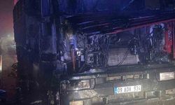 Alev topuna dönen tır kullanılamaz hale geldi