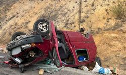 Bozüyük’te feci kaza: Kamyonet ters döndü