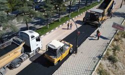 Demirci’de Ulaşım Rahatlıyor: Sıcak Asfalt Serimi Başladı