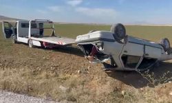 Direksiyon hâkimiyetini kaybetti, otomobil devrildi