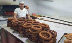 Fırıncıdan öğretmenlere sıcak simit sürprizi