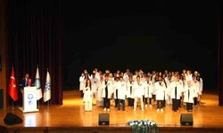 Geleceğin diş hekimleri beyaz önlüklerini giydi