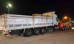 Kamyon çekiciye arkadan çarptı, 1 ölü