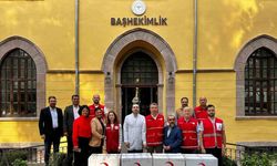 Kızılay’dan hastalara moral veren giysi desteği