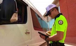 Okul önlerinde huzur planı: Kesici alet taşıyan 12 kişiye, tütün satan 7 işletmeye ceza!