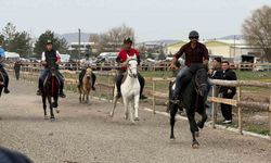 Tavşanlı’da nefes kesen rahvan koşusu