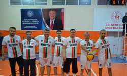 Voleybol heyecanı öğretmenlerle zirve yaptı