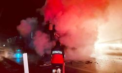 Yolda ilerleyen tır yanarak alev topuna döndü