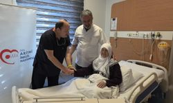 Yaşlı kadının safra kesesinden 213 taş çıktı