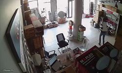 Deprem anı paniği kameralara yansıdı