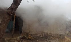 Ev alevler içinde kaldı