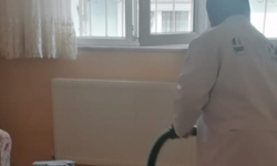 Kütahya'da ilçe belediyesi, evlere ücretsiz temizlik hizmetine başladı