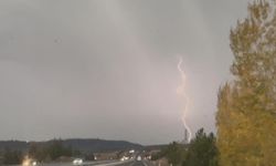 Tavşanlı dolu yağışına teslim oldu, sürücüler zor anlar yaşadı