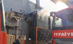 Fabrika yandı, bir işçi yaralandı