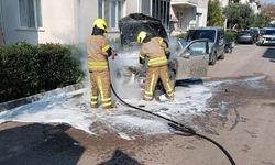 Park halindeki araç alevler içinde kaldı