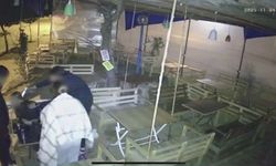 Kafenin ortasında şaka uğruna kardeşinin kafasına silah dayadı