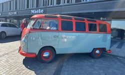 40 yıllık ve ülkede tek olan aracına gözü gibi bakıyor