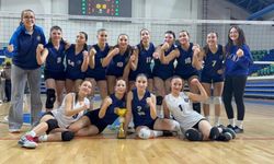 Kütahya Belediyespor voleybol takımı şampiyon oldu