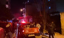 Korkunç yangın yaşlı kadını evsiz bıraktı