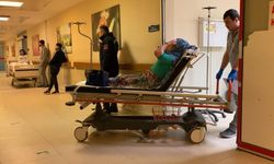 Lastik patladı, sürücü aracıyla şarampole yuvarlandı