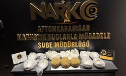 Otomobil döşemesine saklanan zehir, polisin dikkatinden kaçmadı