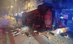 Otomobil, takla atarak karşı şeride geçti: 2 yaralı