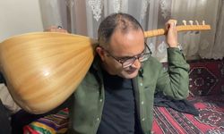 Kütahya’da Bir İlk: Ensesinde Bağlama Çaldı