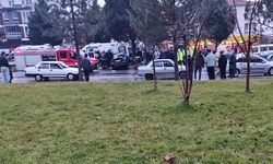 Kütahya’da Korku Dolu Anlar! Otomobil Ağaca Ok Gibi Saplandı