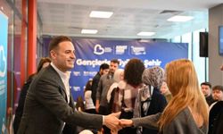 155 Bin Kişilik Kitap Fuarı Gururu: Başkan Akın Gençlerle Paylaştı